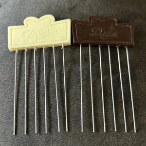 Vintage Diane Brown Cream Hair Lift Pick Metal Plastic Lot Of 2 Comb